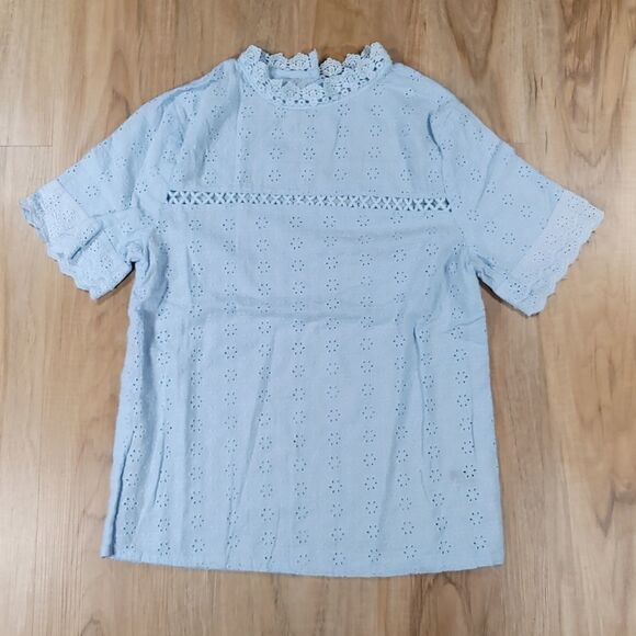 🔺️Shein Powder Blue Embroidered Eyelet Short Sleeve Top Small - Picture 1 of 8